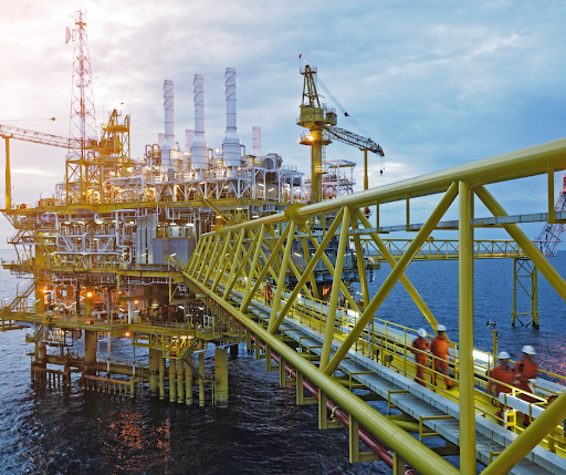 Principales riesgos de la industria de los hidrocarburos y cómo proteger a tu empresa de ellos